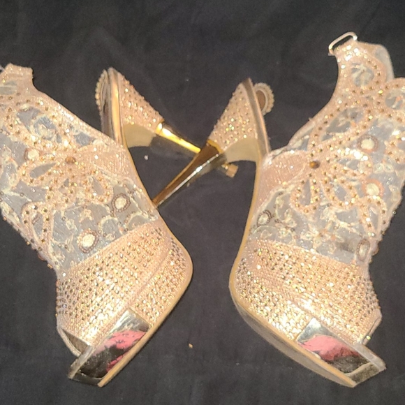 Shoes - Picture 3 of 3